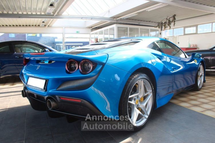 Ferrari F8 Tributo CARBON * LIFT * AFFICHAGE PASSAGER * LED * GARANTIE FERRARI 2025 - <small></small> 294.990 € <small></small> - #6