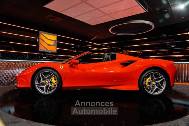 Ferrari F8 Tributo SPIDER 3.9 720 DCT - <small></small> 384.900 € <small>TTC</small> - #3