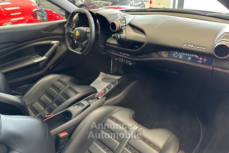 Ferrari F8 Tributo SPIDER 3.9 V8 720 CV SIEGES RACING , LIFT , PASSENGER DISPLAY , JBL CARBON , DAYTONA - <small></small> 359.900 € <small>TTC</small> - #24