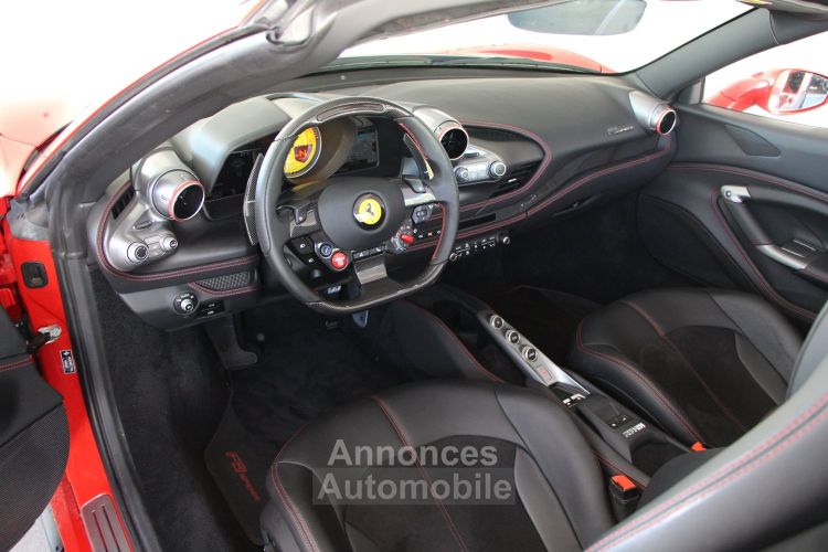 Ferrari F8 Tributo Spider 3.9 V8 BiTurbo 720ch - <small>A partir de </small>3.490 EUR <small>/ mois</small> - #10