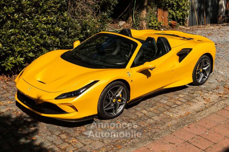 Ferrari F8 Tributo Spider Giallo Triplo Strato-Full Carbon-Belgian car - <small></small> 359.400 € <small>TTC</small> - #1