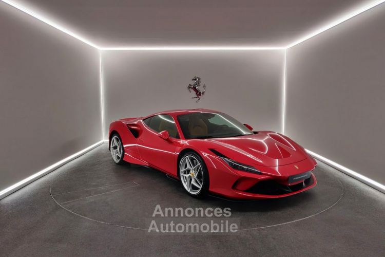 Ferrari F8 Tributo V8 3.9 721 ch  Céramic * LIFT * 1èreM * entretien Ferrari de 7 ans jusqu'au 08/2027 * Garantie Ferrari Approved 24 mois Reconductible - <small></small> 299.990 € <small>TTC</small> - #4