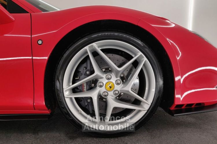 Ferrari F8 Tributo V8 3.9 721 ch  Céramic * LIFT * 1èreM * entretien Ferrari de 7 ans jusqu'au 08/2027 * Garantie Ferrari Approved 24 mois Reconductible - <small></small> 299.990 € <small>TTC</small> - #13