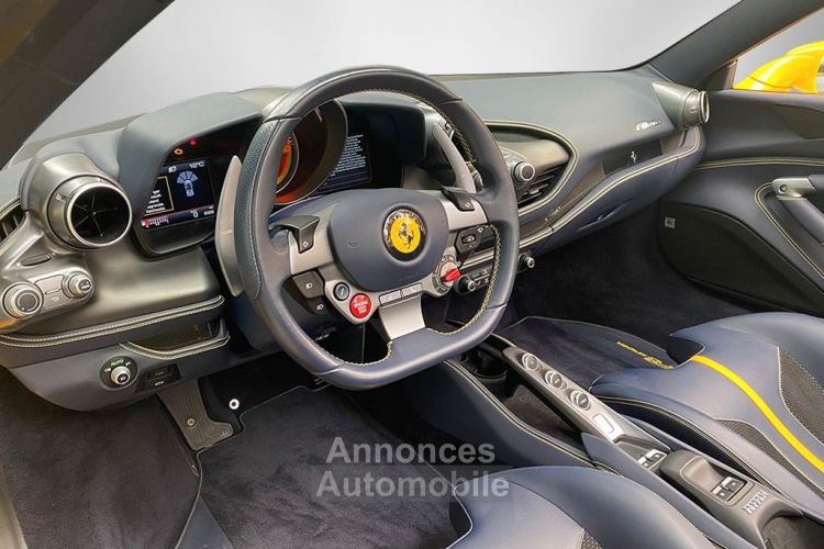 Ferrari F8 Tributo V8 3.9 721 Ch Spider Céramic * JBL * Entretien Ferrari De 7 Ans Jusqu'au 05/2027 * Garantie Ferrari Approved 24 mois Reconductible - <small></small> 335.990 € <small></small> - #17