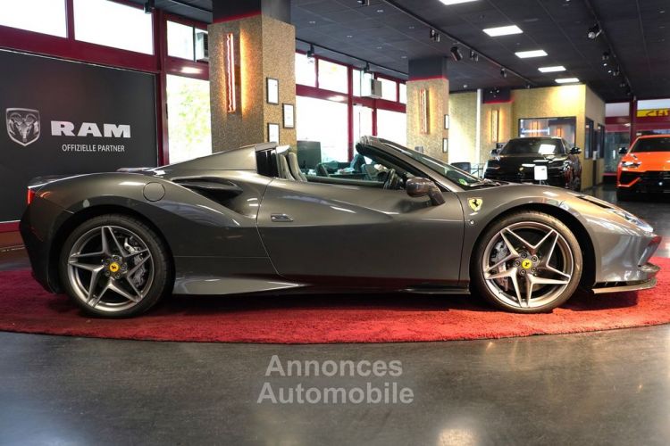 Ferrari F8 Tributo V8 3.9 721 Ch Spider Céramic * LIFT * 1èreM * JBL * Entretien Ferrari De 7 Ans Jusqu'au 04/2028 * Garantie Ferrari Approved 04/2026 Reconductible - <small></small> 305.990 € <small></small> - #2