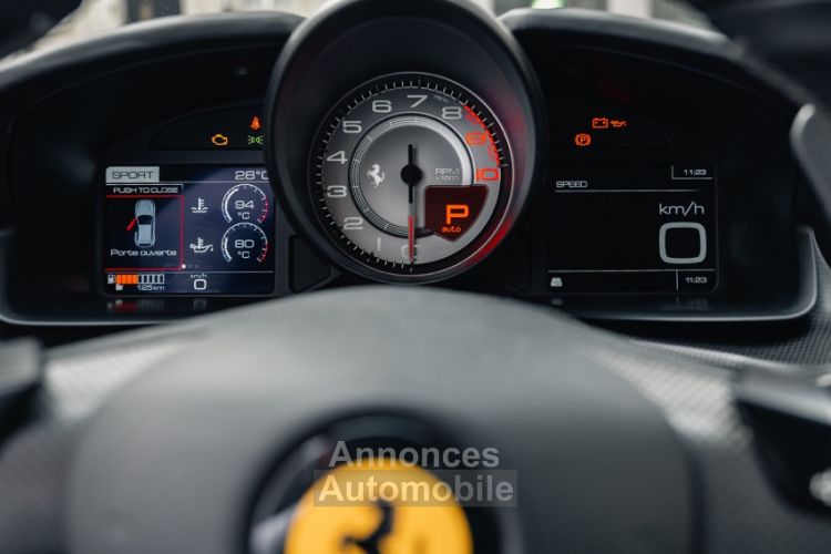 Ferrari GTC4 Lusso Ferrari GTC4 Lusso V12 6.3l 690ch - Carbone Exterieur Et Interieur - Toit Panomarique - Ferrari POWER 12mois - TVA Récupérable - <small></small> 225.900 € <small></small> - #29