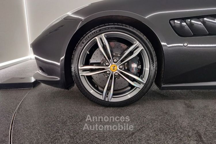 Ferrari GTC4 Lusso GTC4 Lusso V12 6.3 689 ch Noir  Garantie Ferrari Approved 12 mois - <small></small> 212.000 € <small>TTC</small> - #3