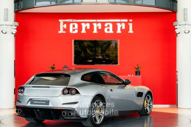 Ferrari GTC4 Lusso V12 6.3 689 Ch * T.Panorama Noir Titanio Métallisé Caméra LIFT Céramic JBL T.Pano. Sièges Sports Et Chauffants Ferrari Approved - <small></small> 210.990 € <small>TTC</small> - #2