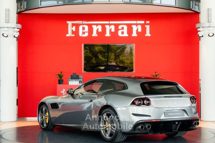 Ferrari GTC4 Lusso V12 6.3 689 Ch * T.Panorama Noir Titanio Métallisé Caméra LIFT Céramic JBL T.Pano. Sièges Sports Et Chauffants Ferrari Approved - <small></small> 210.990 € <small>TTC</small> - #4