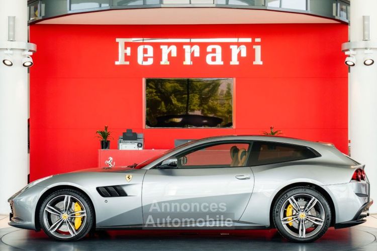 Ferrari GTC4 Lusso V12 6.3 689 Ch * T.Panorama Noir Titanio Métallisé Caméra LIFT Céramic JBL T.Pano. Sièges Sports Et Chauffants Ferrari Approved - <small></small> 210.990 € <small>TTC</small> - #5