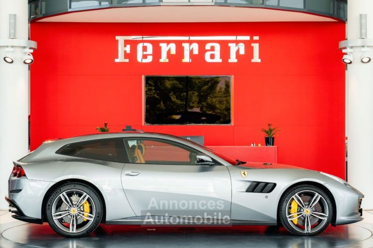 Ferrari GTC4 Lusso V12 6.3 689 Ch * T.Panorama Noir Titanio Métallisé Caméra LIFT Céramic JBL T.Pano. Sièges Sports Et Chauffants Ferrari Approved - <small></small> 210.990 € <small>TTC</small> - #9