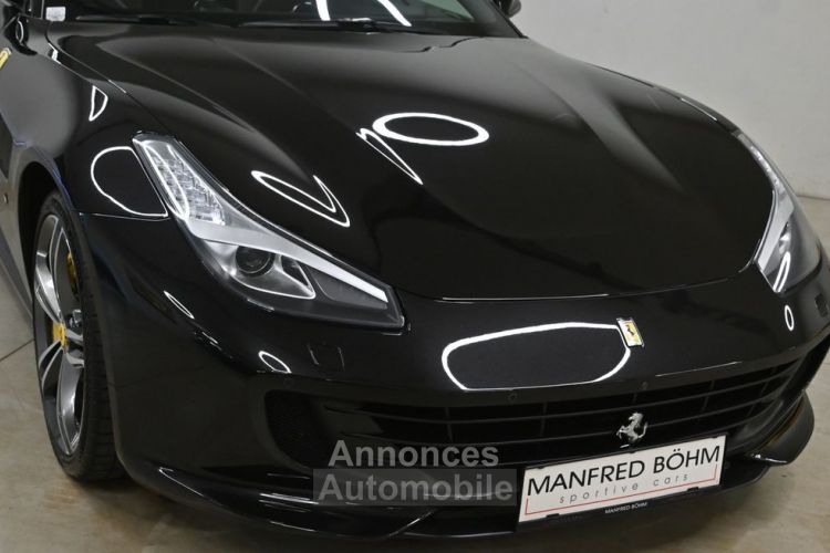 Ferrari GTC4 Lusso V12 6.3 689 ch *Carbon* T.Panorama Noir Daytona  Métallisé JBL Garantie Ferrari New Power jusqu'au 4 /2024 Recond.et Service inclus sans frais jusqu'a - <small></small> 205.990 € <small></small> - #20