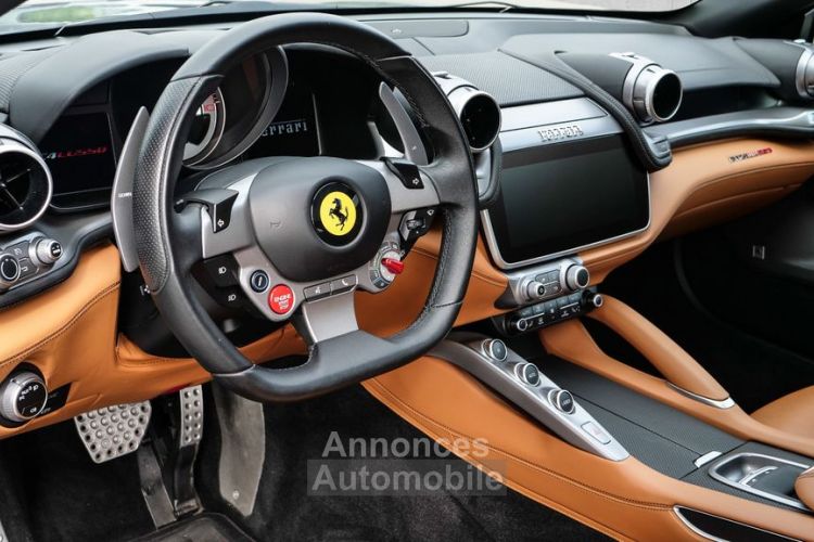 Ferrari GTC4 Lusso V12 6.3 689 ch *Lift*Carbon* T.Panorama JBL Gris Titanio Métallic Ferrari Approved Garantie 12 mois Prémium - <small></small> 225.990 € <small>TTC</small> - #21