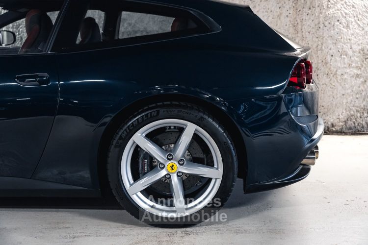 Ferrari GTC4 Lusso V12 6.3 690 Blu Pozzi - <small>A partir de </small>2.230 EUR <small>/ mois</small> - #9