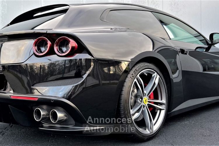 Ferrari GTC4 Lusso V12 * LIFT * TOIT PANORAMIQUE * AFFICHAGE PASSAGER * CAMERA DOUBLE VUE * GARANTIE 12 MOIS - <small></small> 189.990 € <small>TTC</small> - #26