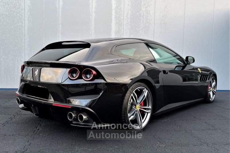 Ferrari GTC4 Lusso V12 * LIFT * TOIT PANORAMIQUE * AFFICHAGE PASSAGER * CAMERA DOUBLE VUE * GARANTIE 12 MOIS - <small></small> 189.990 € <small>TTC</small> - #30