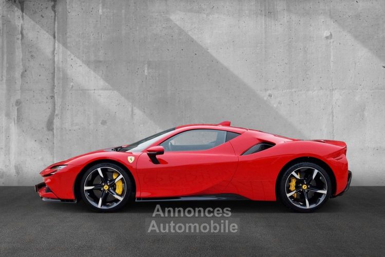 Ferrari SF90 Stradale LIFT CARBONE SIEGES RACING GARANTIE FERRARI PREMIERE MAIN TVA RECUPERABLE - <small></small> 485.000 € <small></small> - #2