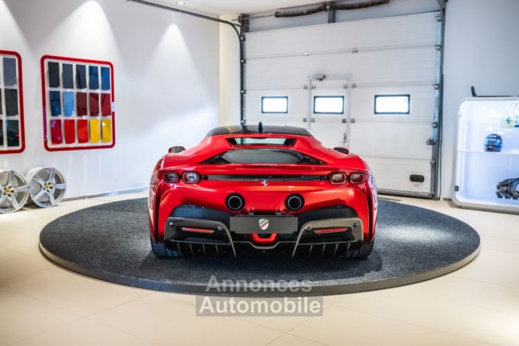 Ferrari SF90 Stradale ROSSO MAGMA FULL CARBON Garantie Ferrari 2026 Première main TVA Récupérable - <small></small> 435.000 € <small></small> - #2