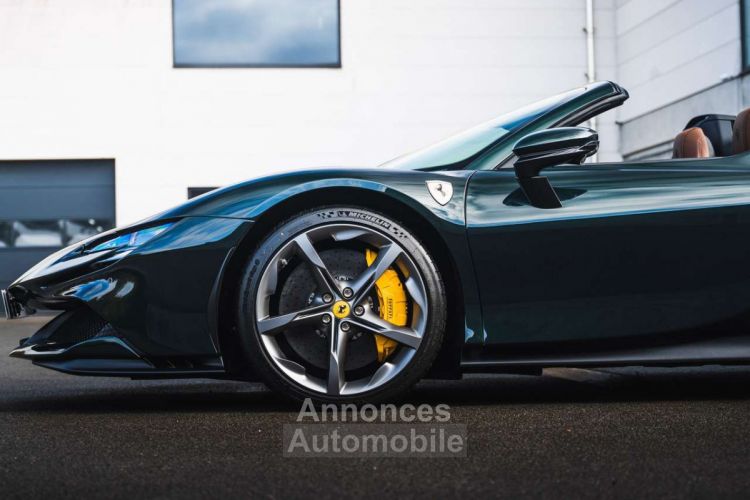 Ferrari SF90 Stradale Spider 1st Owner- Lift Verde Zeltweg Carbon - <small></small> 499.900 € <small>TTC</small> - #26