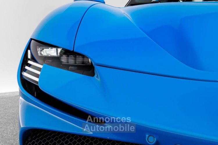 Ferrari SF90 Stradale Spider - Azzurro Dino - 4.0 V8 780 ch PHEV - <small></small> 638.990 € <small></small> - #19