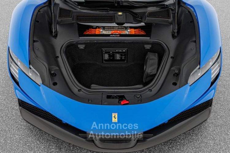 Ferrari SF90 Stradale Spider - Azzurro Dino - 4.0 V8 780 ch PHEV - <small></small> 638.990 € <small></small> - #20