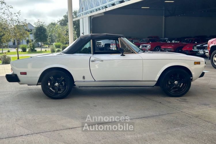 Fiat 124 Spider - <small></small> 27.000 € <small>TTC</small> - #12