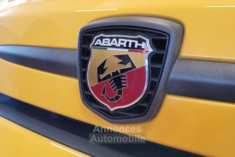 Fiat 500 Abarth 695 - biposto record 1.4 l 190 cv n° 007 > 133 - <small></small> 43.990 € <small>TTC</small> - #19