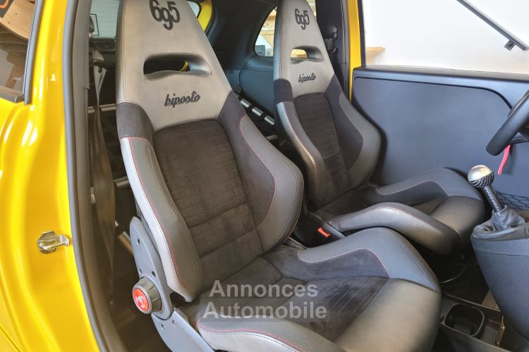 Fiat 500 Abarth 695 - biposto record 1.4 l 190 cv n° 007 > 133 - <small></small> 43.990 € <small>TTC</small> - #12