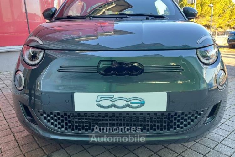 Fiat 500 e 118ch Giorgio Armani Collectors Edition MY25 - <small></small> 32.990 € <small>TTC</small> - #8