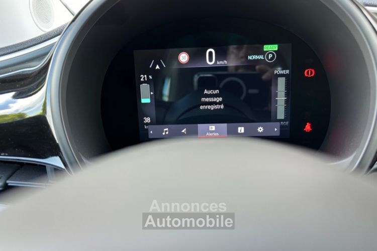 Fiat 500 NOUVELLE e 118 ch Icône 42 kWh CARPLAY - NAV - CLIM AUTO - GARANTIE - <small></small> 15.990 € <small>TTC</small> - #17