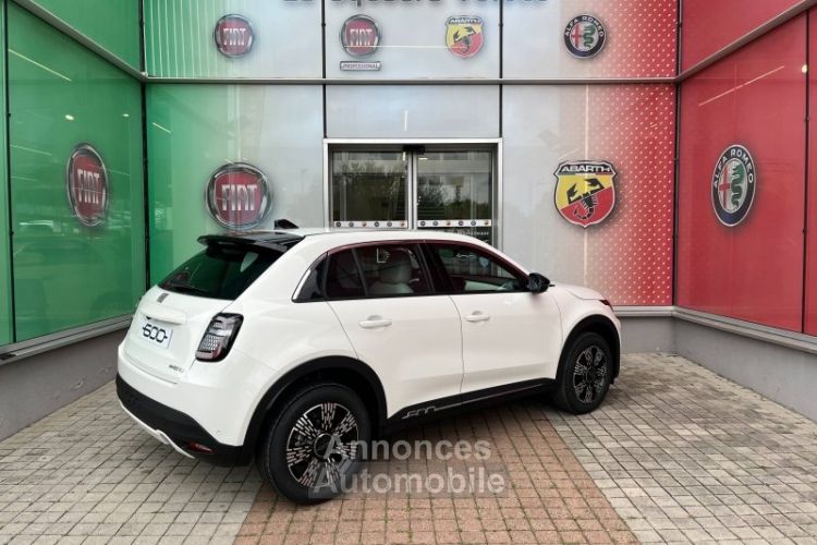 Fiat 600 1.2 Hybrid 100ch Pack Confort & Style DCT6 - <small></small> 26.990 € <small>TTC</small> - #4