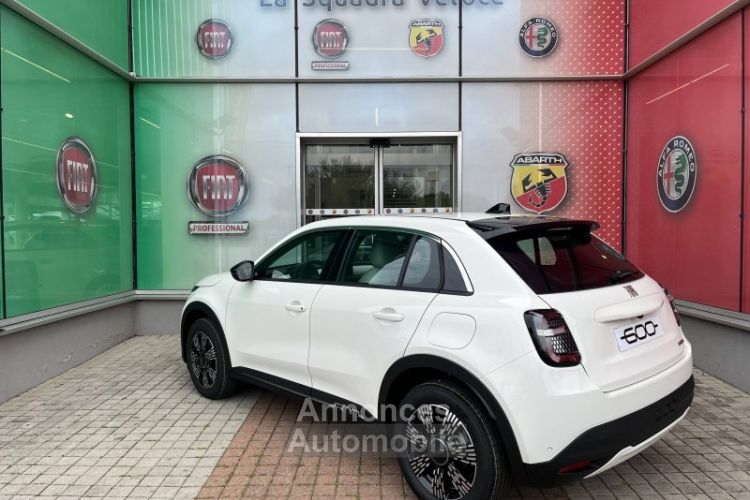 Fiat 600 1.2 Hybrid 100ch Pack Confort & Style DCT6 - <small></small> 26.990 € <small>TTC</small> - #6