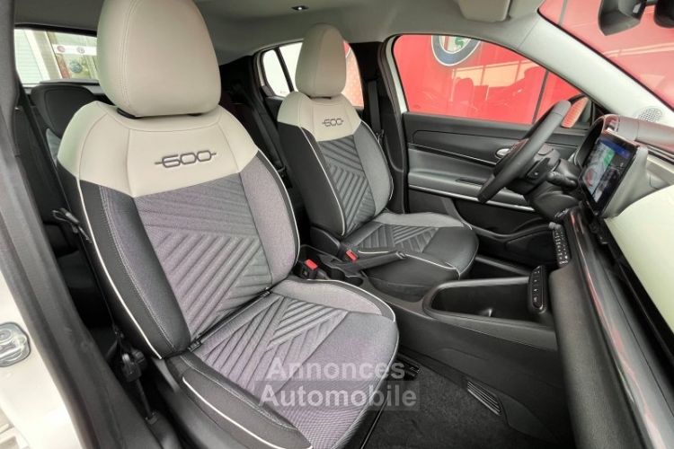 Fiat 600 1.2 Hybrid 100ch Pack Confort & Style DCT6 - <small></small> 26.990 € <small>TTC</small> - #14