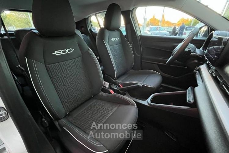 Fiat 600 1.2 Hybrid 136ch Pack Confort DCT6 - <small></small> 26.990 € <small>TTC</small> - #15