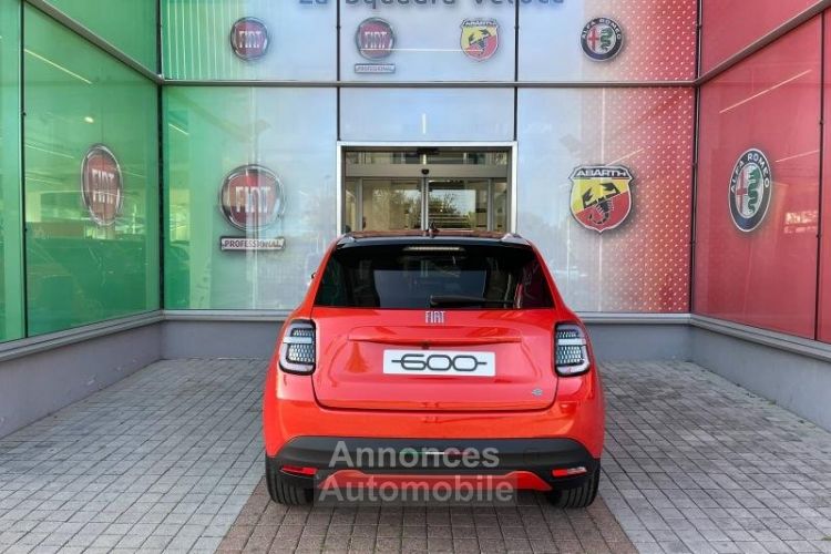 Fiat 600 e 156ch 54kWh La Prima - <small></small> 32.990 € <small>TTC</small> - #6