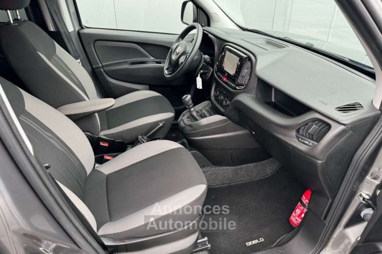 Fiat Doblo 1.6 MJET -- 5 places faible kilométrage - <small></small> 22.990 € <small>TTC</small> - #11