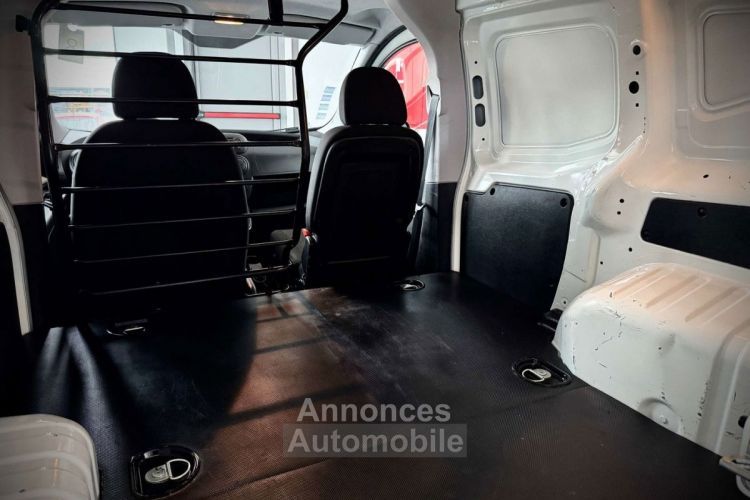 Fiat Fiorino 1.4 ESS / CNG 2PLACES CABINE CLIM RADIO - <small></small> 9.990 € <small>TTC</small> - #13