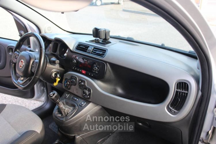 Fiat Panda 1.2L 70CV BTE 5VT FINITION HAUT DE GAMME LOUNGE/BUSINESS 1ER MAIN 5 PORTES 2017 ETAT PARFAIT G - <small></small> 7.790 € <small>TTC</small> - #14