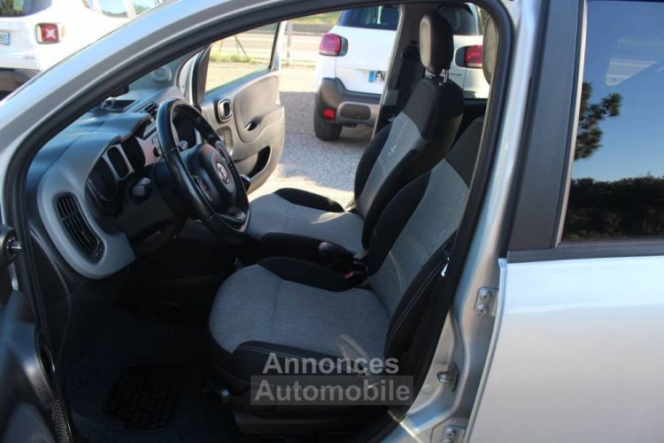 Fiat Panda 1.2L 70CV BTE 5VT FINITION HAUT DE GAMME LOUNGE/BUSINESS 5 PT 2017 1ER MAIN GARANTIE SECURITE - <small></small> 7.790 € <small>TTC</small> - #17