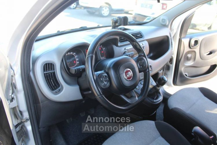 Fiat Panda 1.2L 70CV BTE 5VT FINITION HAUT DE GAMME LOUNGE/BUSINESS 5 PT 2017 1ER MAIN GARANTIE SECURITE - <small></small> 7.790 € <small>TTC</small> - #22