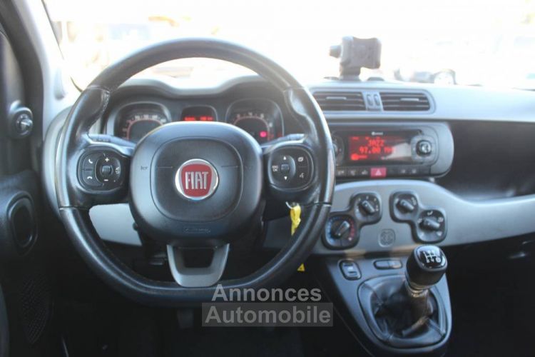 Fiat Panda 1.2L 70CV BTE 5VT FINITION HAUT DE GAMME LOUNGE/BUSINESS 5 PT 2017 1ER MAIN GARANTIE SECURITE - <small></small> 7.790 € <small>TTC</small> - #24