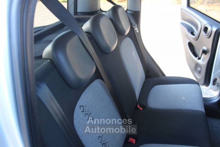 Fiat Panda 1.2L 70CV BTE 5VT FINITION HAUT DE GAMME LOUNGE/BUSINESS 5 PT 2017 1ER MAIN GARANTIE SECURITE - <small></small> 7.790 € <small>TTC</small> - #38