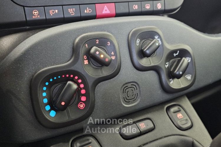 Fiat Panda LIGUE 1 CONFORAMA 1.2i 69 Première main Pack City Start & Stop Roue secours temporaire - <small></small> 6.990 € <small>TTC</small> - #9