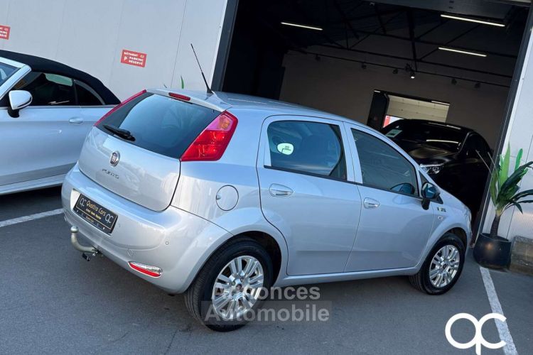 Fiat Punto 1.4i 77CH YOUNG GPS BLUETOOT CLIM 1ER PROPRIO - <small></small> 7.990 € <small>TTC</small> - #5