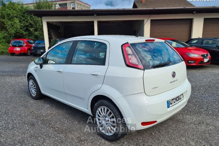 Fiat Punto Evo 1.2 69 young 08/2014 CLIMATISATION REGULATEUR MP3 BT - <small></small> 5.990 € <small>TTC</small> - #2