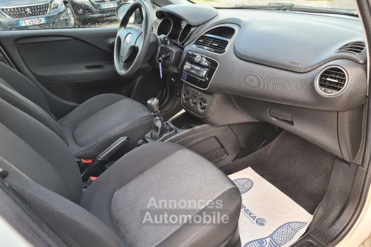 Fiat Punto Evo 1.2 69 young 08/2014 CLIMATISATION REGULATEUR MP3 BT - <small></small> 5.990 € <small>TTC</small> - #7