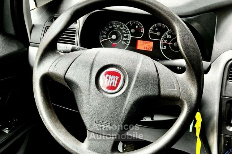 Fiat Punto GRANDE 1.3 Multijet Actual 5 PORTES - <small></small> 3.990 € <small>TTC</small> - #12