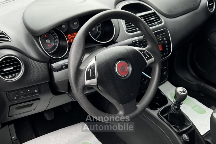 Fiat Punto III (3) 1.2 69 Cv 5 PORTES CLIMATISATION BLUETOOTH CRIT AIR 1 - GARANTIE 1 AN - <small></small> 5.970 € <small>TTC</small> - #13