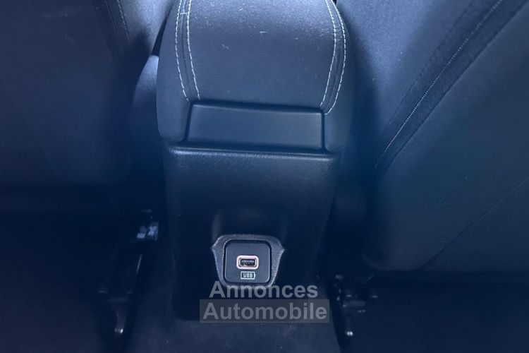 Fiat Tipo CROSS 1.6 MULTIJET 130CH BLEU METAL - <small></small> 20.170 € <small>TTC</small> - #26