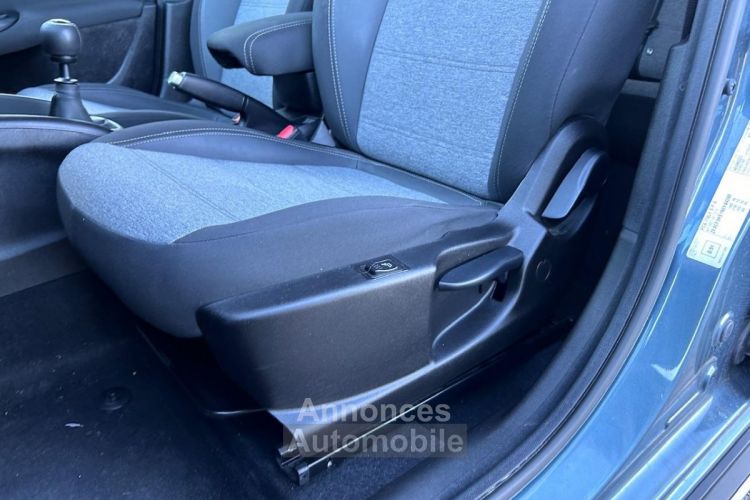 Fiat Tipo CROSS 1.6 MULTIJET 130CH BLEU METAL - <small></small> 20.170 € <small>TTC</small> - #29